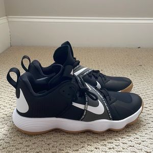 NIKE WOMEN'S REACT HYPERSET